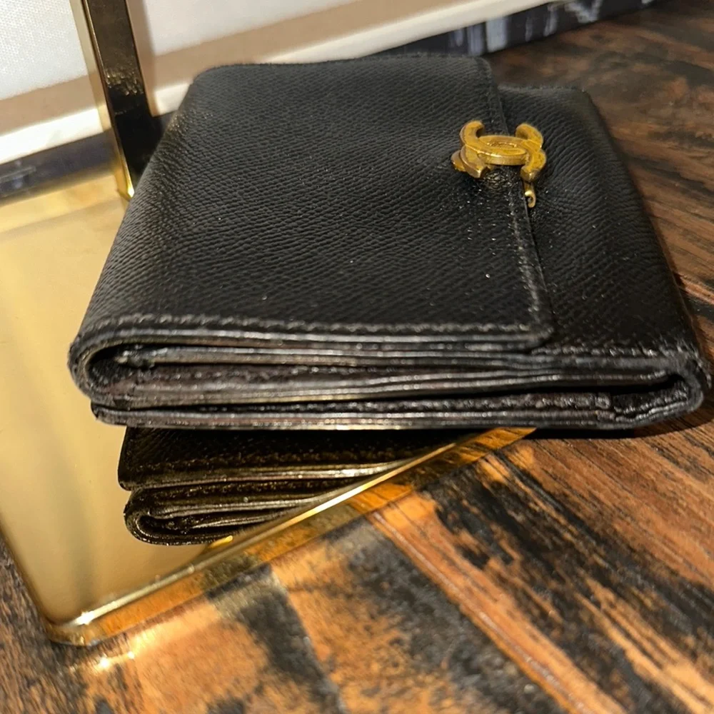 Chanel Black Leather Women's Bag - Picture 5 of 10